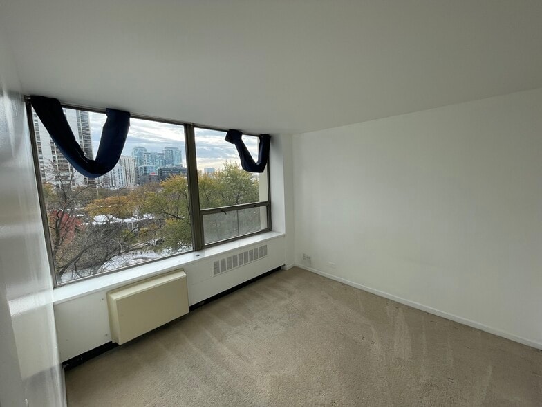 Building Photo - 1460 N Sandburg Ter