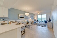 Building Photo - 12320 Wellen Golf St