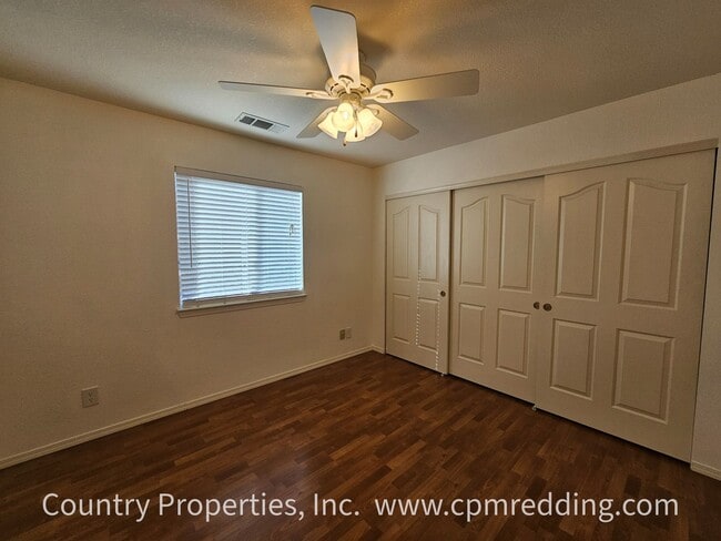 Building Photo - Spacious 4-Bedroom Home in Mary Lake Neighborhood Available Now!