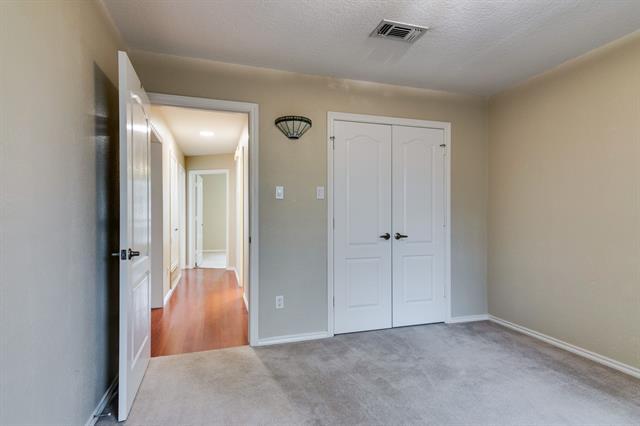 Building Photo - 7 Roaring Creek Ct