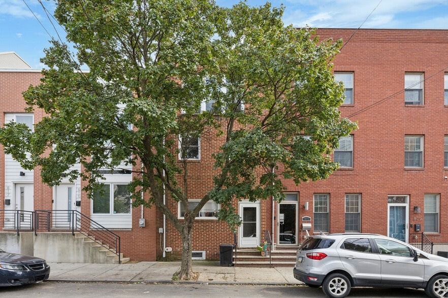 Building Photo - 813 N 15th St