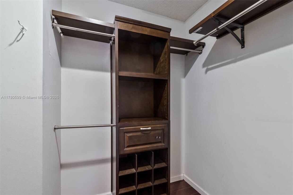 Building Photo - 4576 SW 139th Ct
