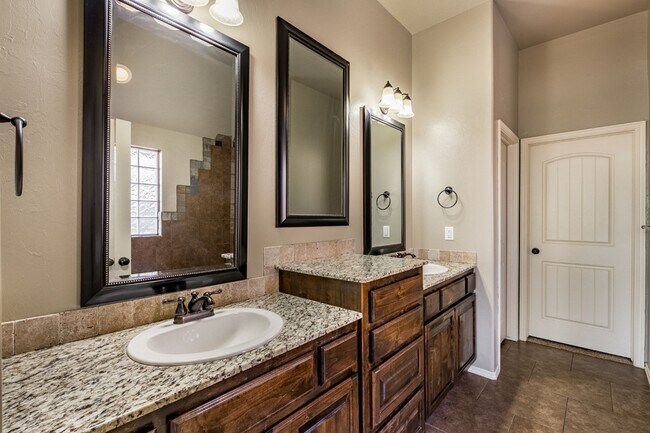 Building Photo - 1432 Glenolde Pl