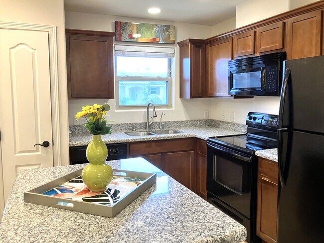 Building Photo - 2 S Bay Hill Dr