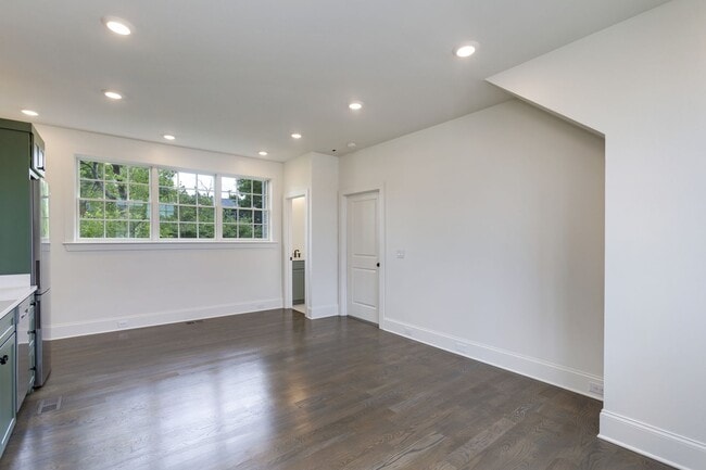 Building Photo - 1413 Clifton Ln