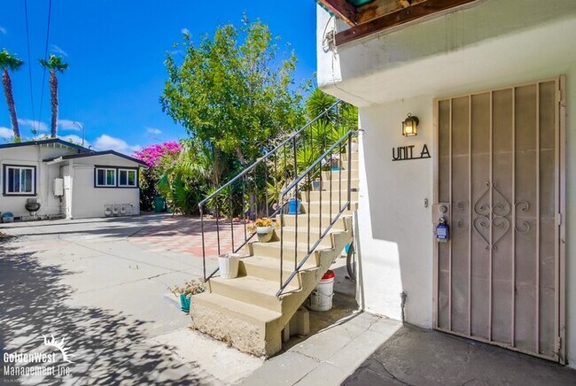 Building Photo - Beautifully Renovated 1Bdm 1Ba Apartment i...