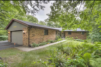 Building Photo - 6466 Thorncrest Dr