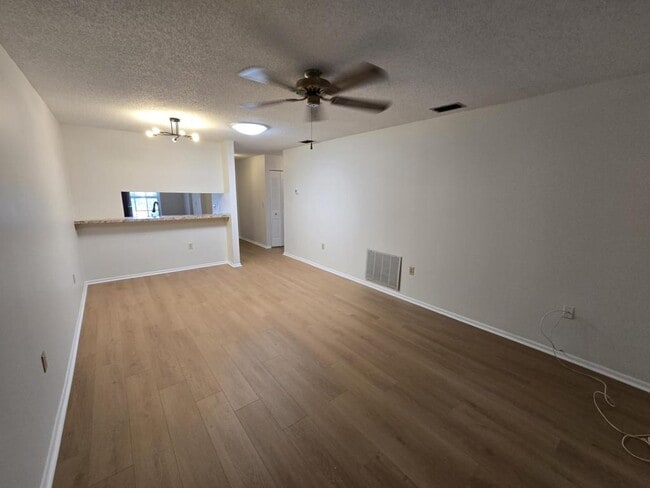 Building Photo - 2955 Stillwell Ct