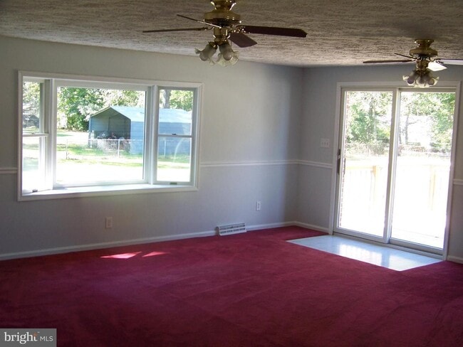 Building Photo - All One Level Living La Plata