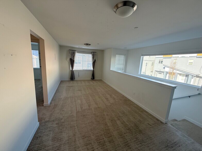 Building Photo - 3528 192nd Pl SE