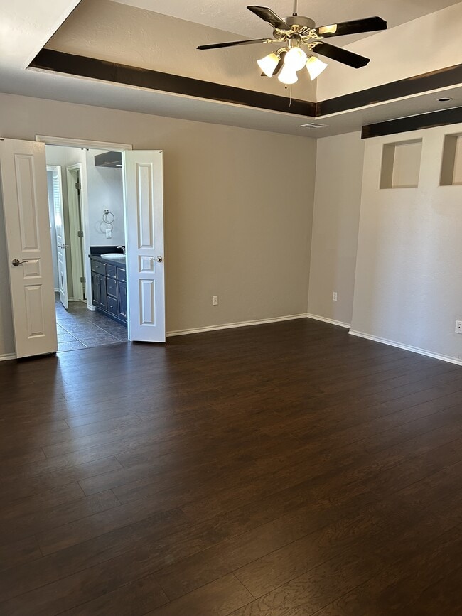 Building Photo - 16109 Sonoma Lake Blvd