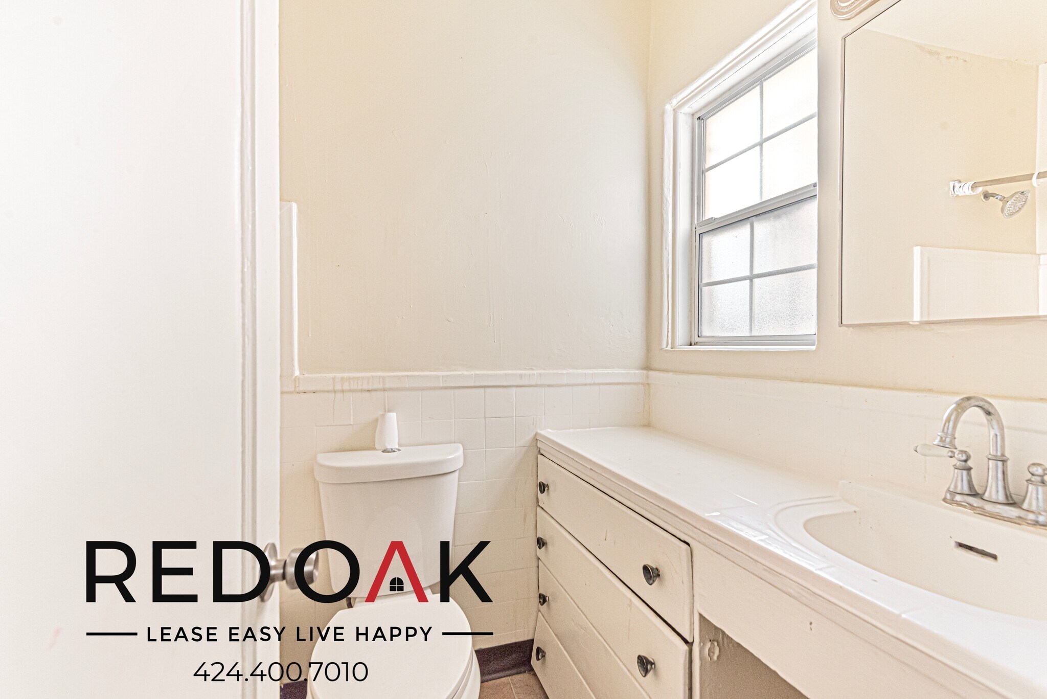 Building Photo - 615 N Rossmore Ave