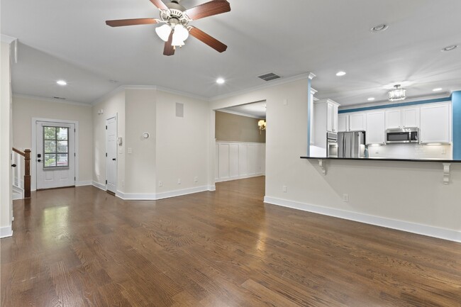 Building Photo - 1455 Reynolds Dr