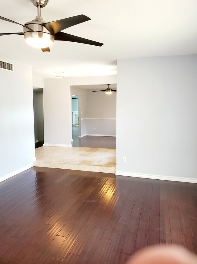 Building Photo - COMING SOON! NO HOA-Stunning 3 Bedroom wit...