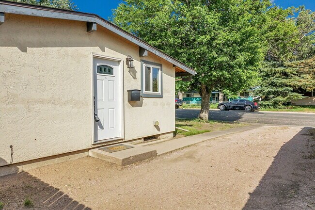 Primary Photo - $1,950, 3-bedroom, 1-bathroom house in Col...