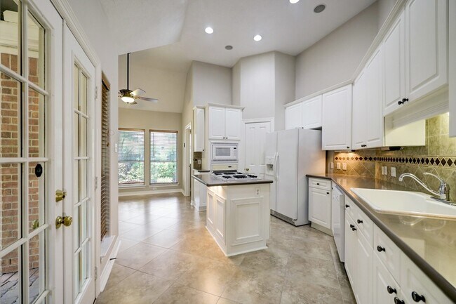 Building Photo - 16403 Knightrider Dr