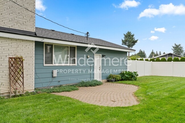Building Photo - 4 Bedroom Home In Spokane Valley