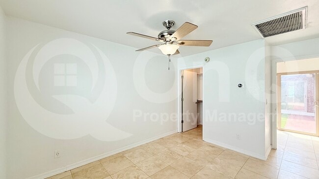 Building Photo - 2212 E La Mirada St
