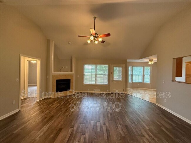 Building Photo - 4023 S Warmwater Ave