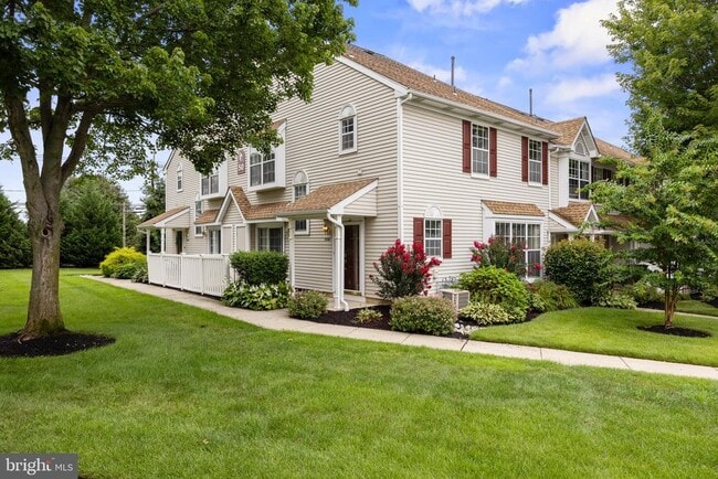 Building Photo - 5001 Aberdeen Ln