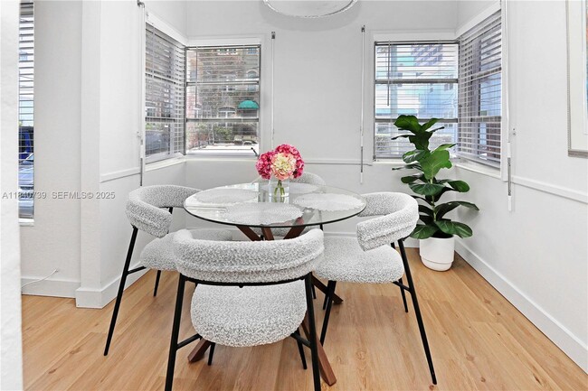 Building Photo - 326 Van Buren St