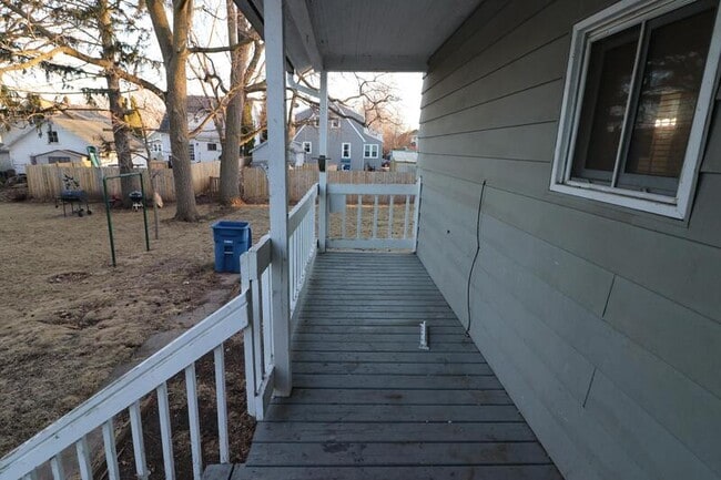 Building Photo - 153 Brockway Ave