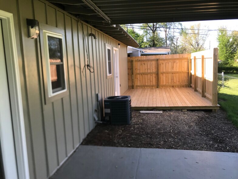 Building Photo - 3512 N Kingsley Dr