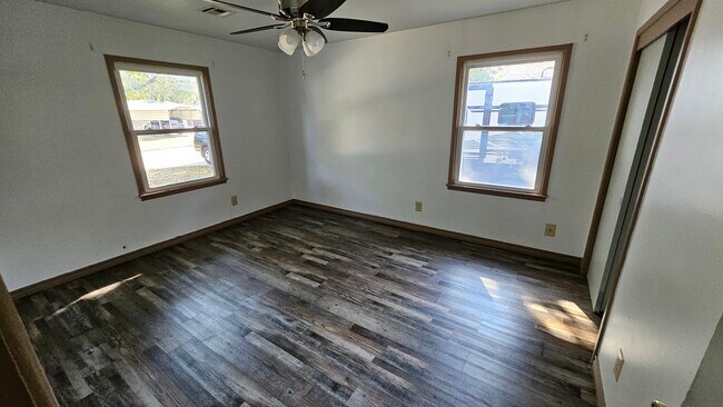 Building Photo - 748 Highland Pkwy