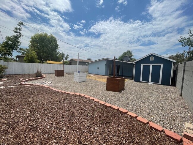 Building Photo - Great Home in Arcadia Light - Price Reduced
