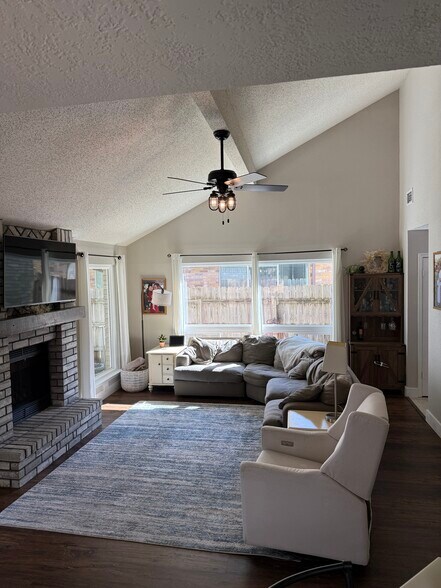 Building Photo - 9234 Fishers Hill Dr