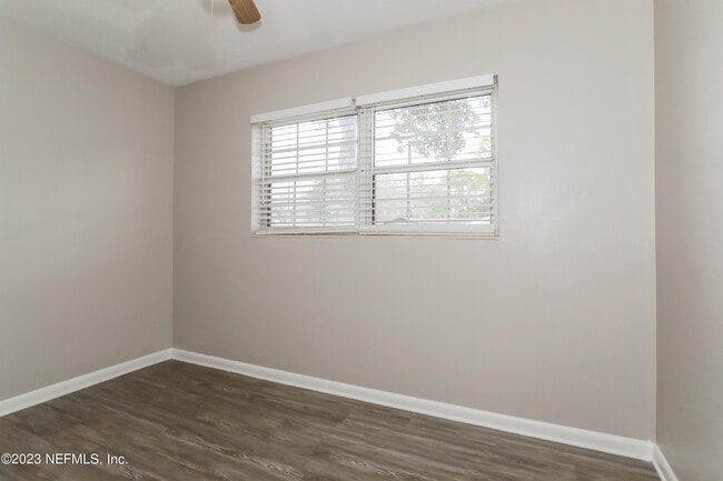 Building Photo - 3114 Hampton Ave E