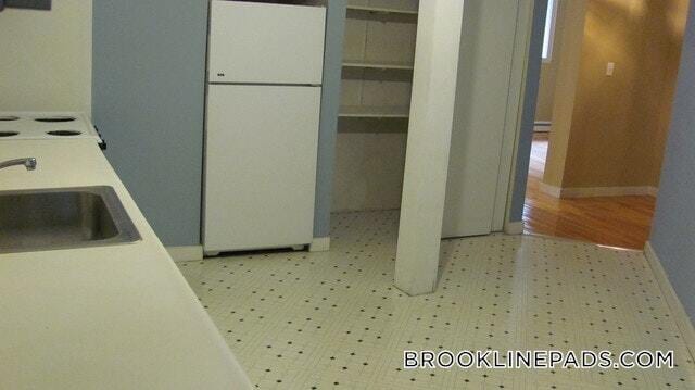 Building Photo - 208 Winthrop Rd