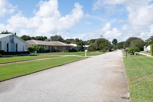 Building Photo - 2289 Windsor Rd