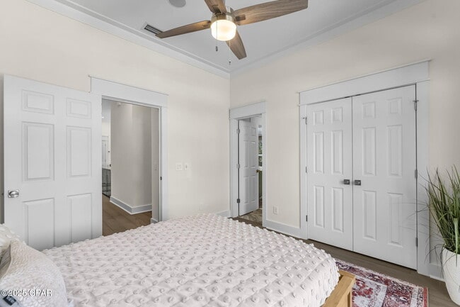 Building Photo - 407 Petrel St