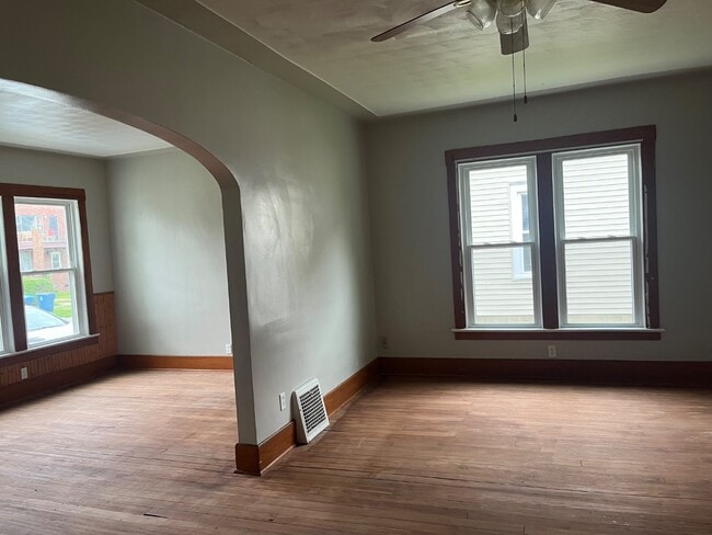 Building Photo - 1309 W 2nd St