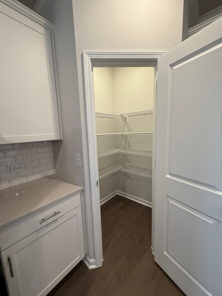 Large Walk In Pantry - 3712 Watson Ridge Ln