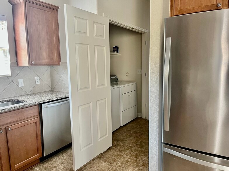 Utility/laundry - 5424 Falling Leaf Ln