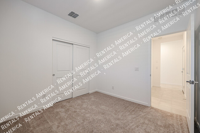Building Photo - 15990 W Gray Fox Trl
