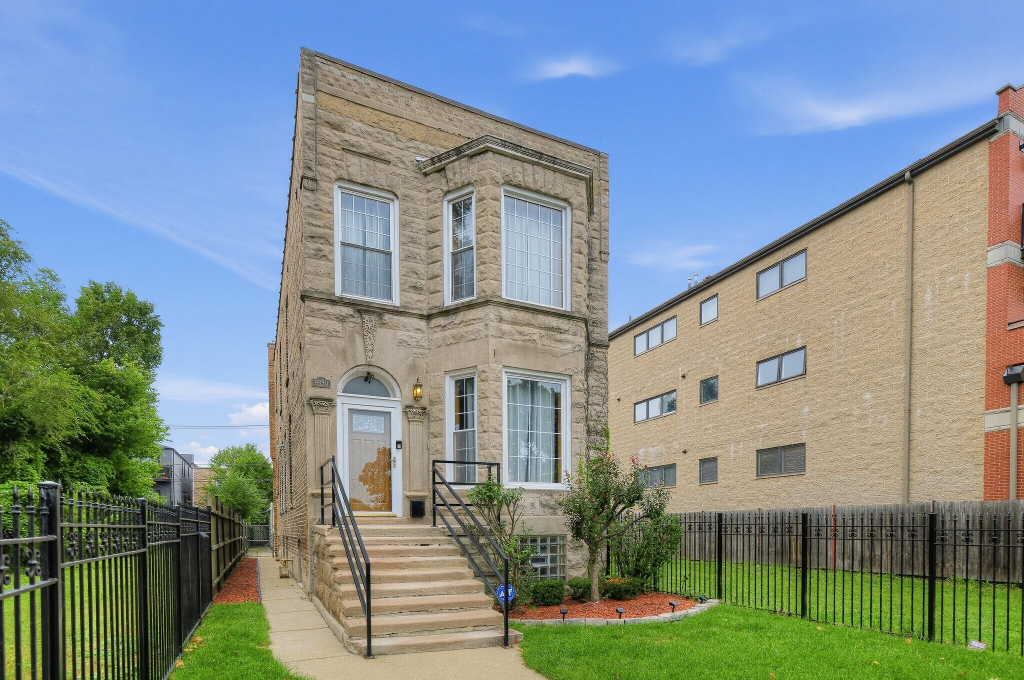 Building Photo - 6330 S Greenwood Ave