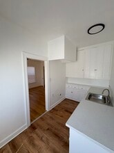 Building Photo - 255 S Catalina St
