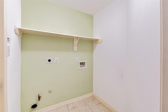 Building Photo - 25910 Oakridge Forest Ln