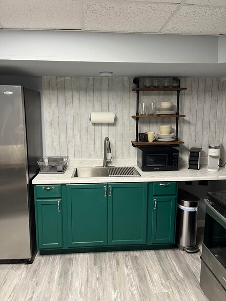 Sink - 2013 Addison Rd NE