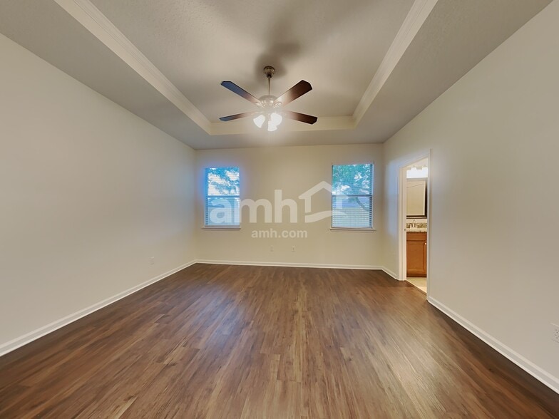 Building Photo - 9672 Woodstone Mill