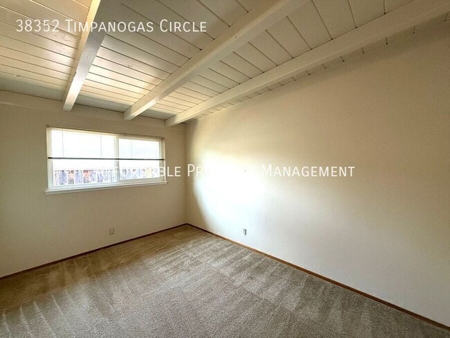 Building Photo - 38352 Timpanogas Cir