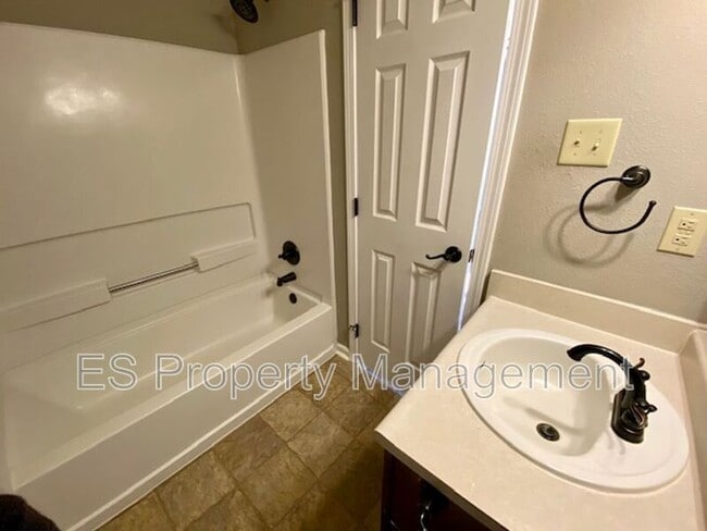 Building Photo - 16736 Aulton Dr