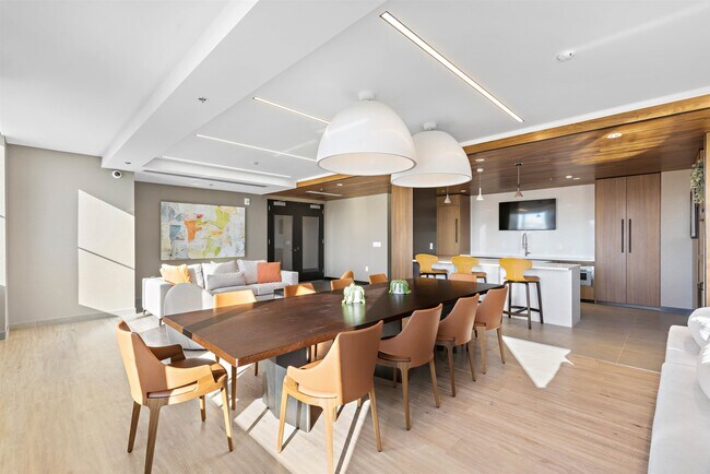 Building Photo - 1000 Maxwell Ln