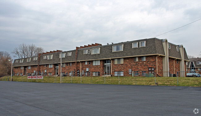 Building Photo - Greene Ridge Court Apartments