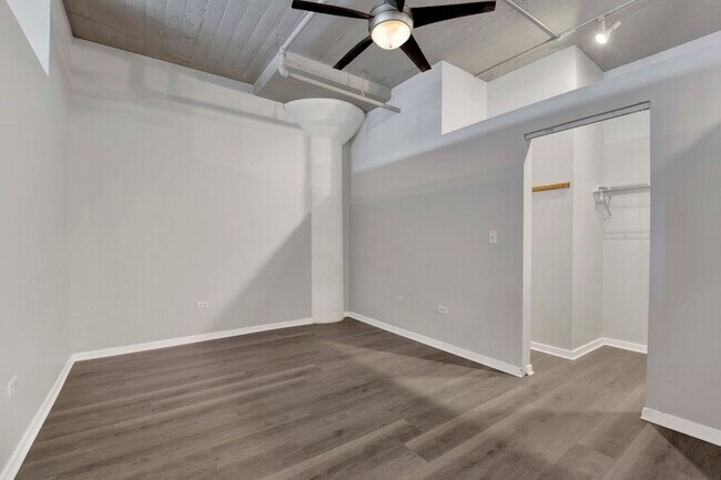Building Photo - 1525 S SANGAMON St