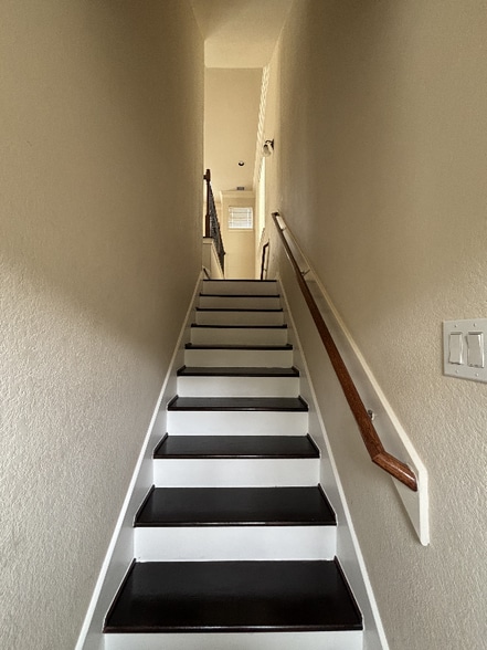 Building Photo - 3008 Clearview Cir