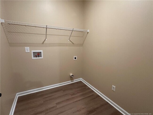 Building Photo - 2040 Stonewash Dr